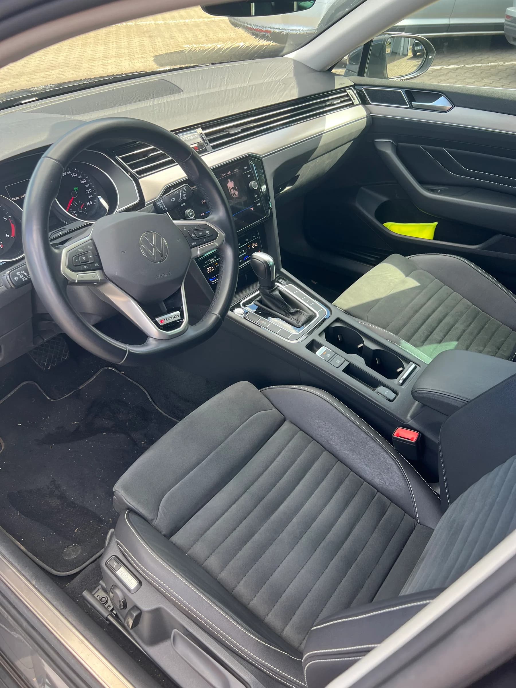 Volkswagen Passat Variant — 2