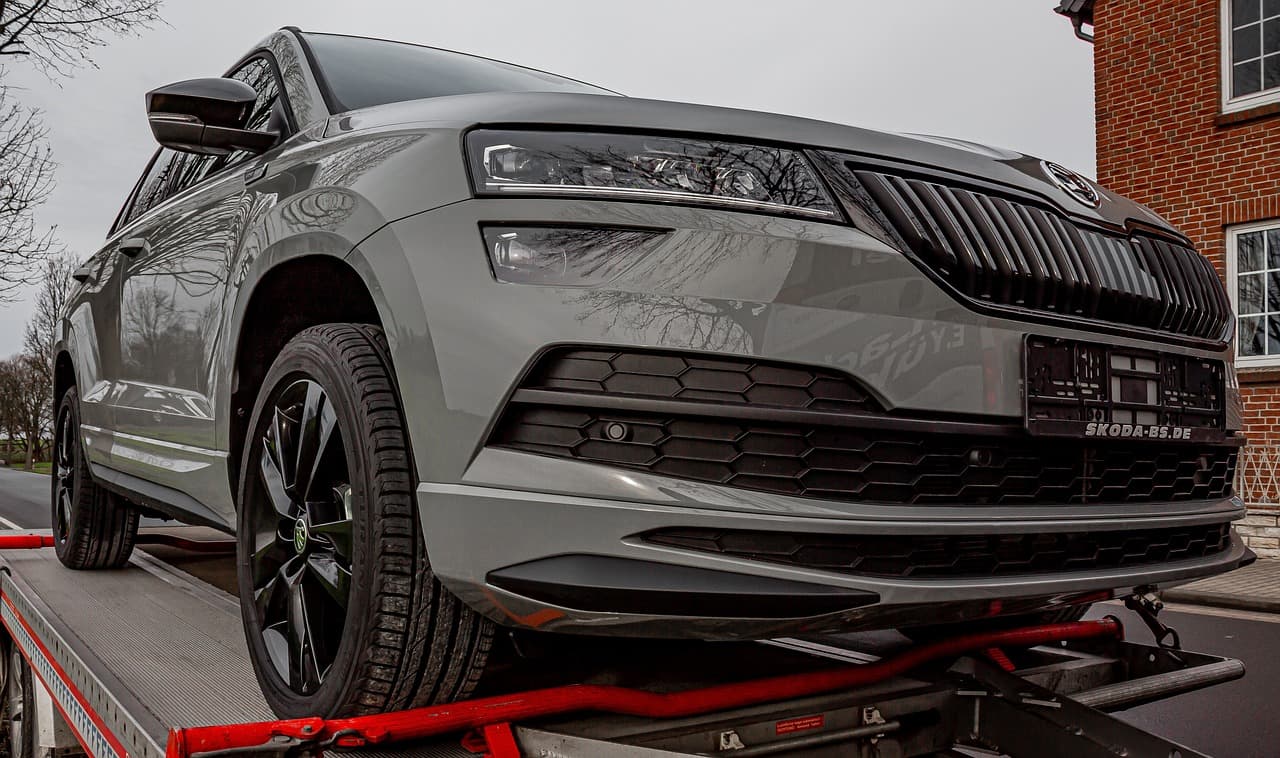 Automobil bezpečně naložený k mezinárodní přepravě
