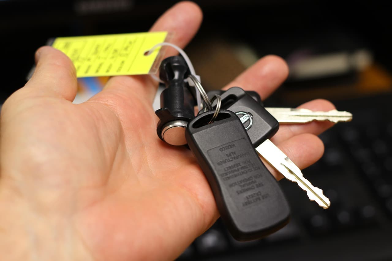 Vehicle keys ready for handover after the financing offer has been reviewed
